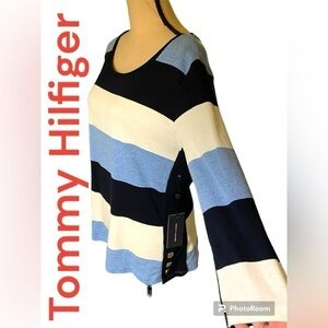 Tommy Hilfiger-NWT Large “AMERICAN FOLK CASUAL” silver button detail left side.